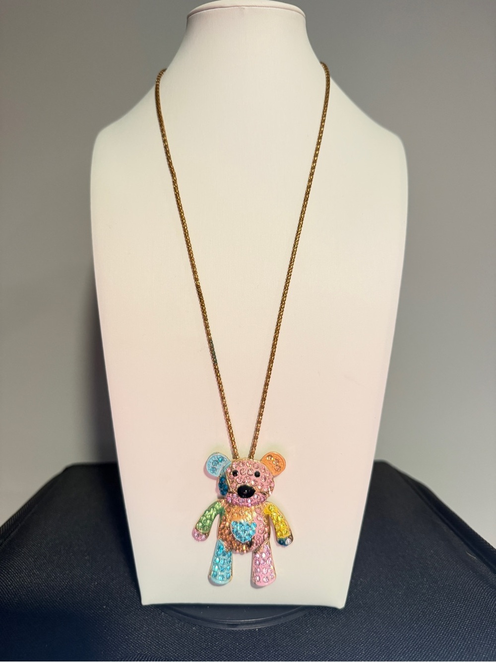 24" BETSEY JOHNSON Pastel Shades Rhinestone bear necklace! - Picture 17 of 17